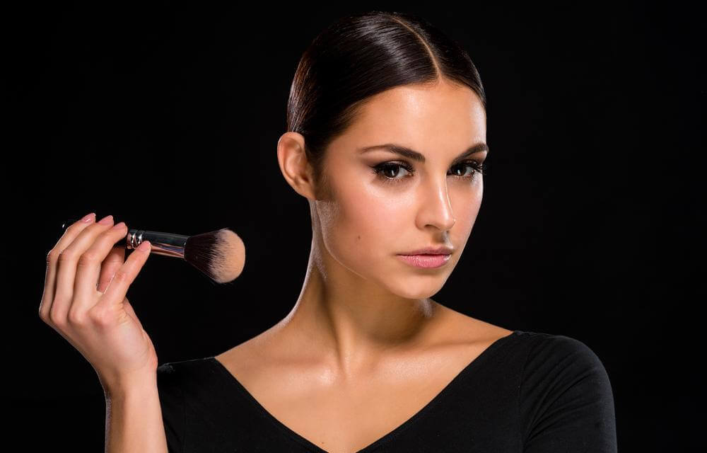 Makeup Basics – Understanding How To Apply A Foundation